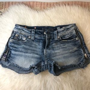 Miss Me Denim Signature Shorts VGUC